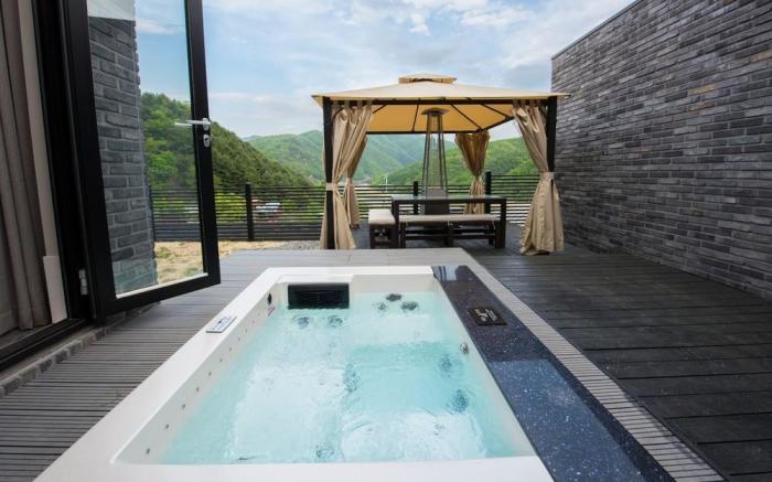 Hongcheon 11914 Private Spa Pool Villa