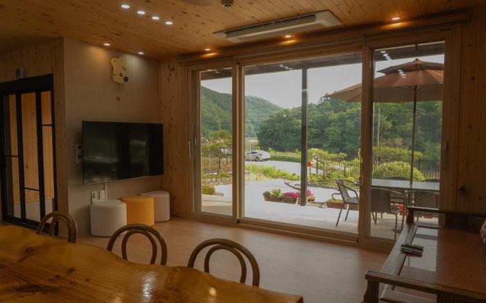 Cheonan Stay Daejeong Lake