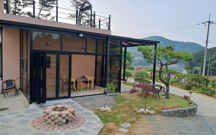 Cheonan Stay Daejeong Lake