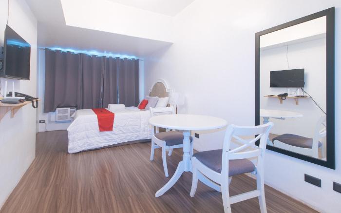 RedDoorz @ MPT Suites