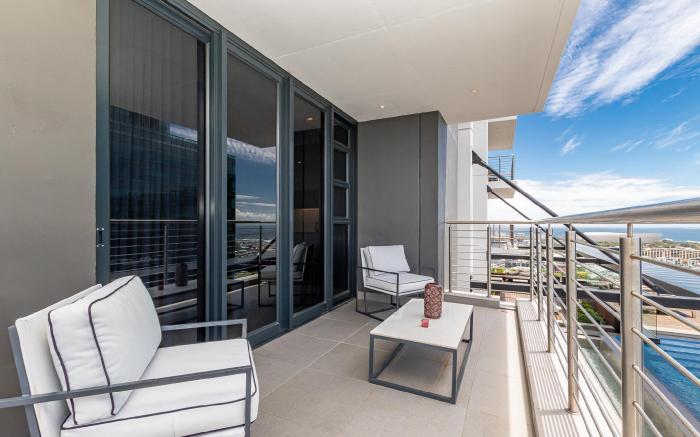 16 On Bree Superior One Bedroom Apartment