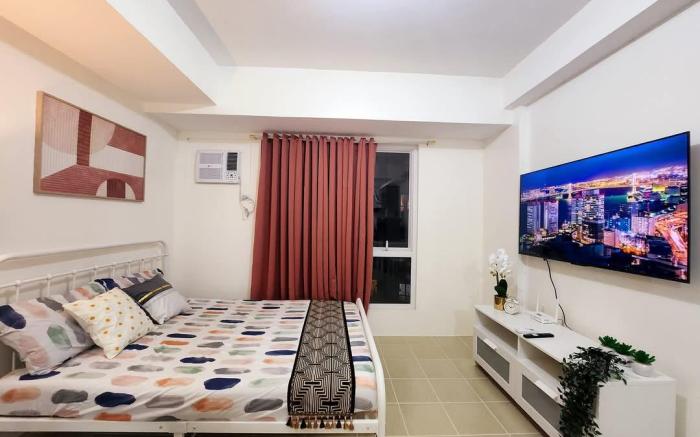 Studio Type Condo near Boni MRT  Pioneer Woodlands