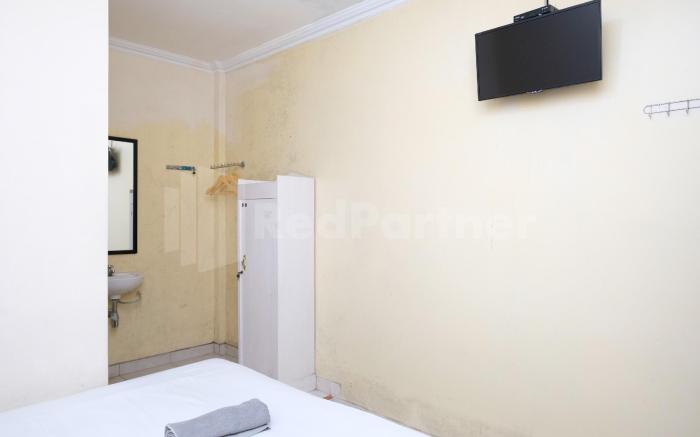 Mas Klimis Guesthouse Pakuwon Mall Mitra RedDoorz