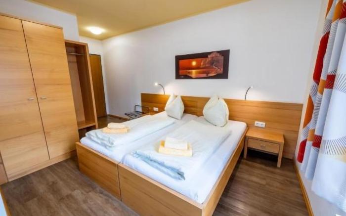 Manali Trance - Travel, Eat, Sleep