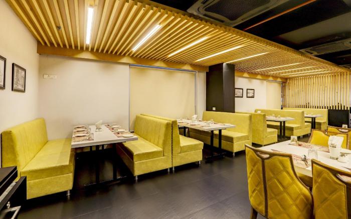 Super Townhouse OAK Kzar Corporate Hotel Near Sealdah Railway Station