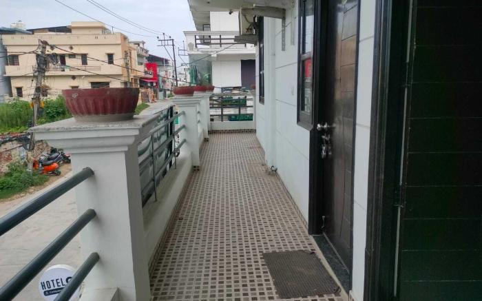 Hotel O Dehradun Central Railway Junction Formerly Bhagwan Guest House
