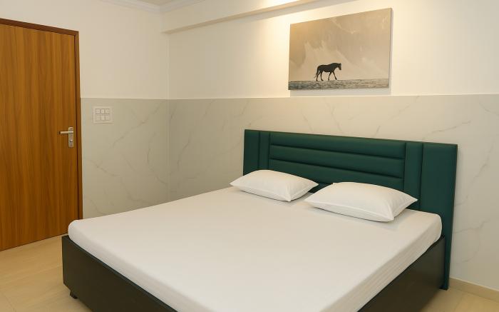 Stunning 2BHKwith Top Notch Amenities- Gaur City