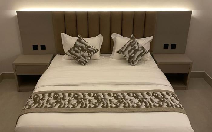 GO UP SERVICED APARTMENTS 