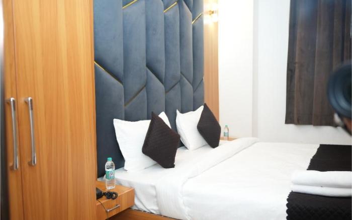RECONNECT SUITES