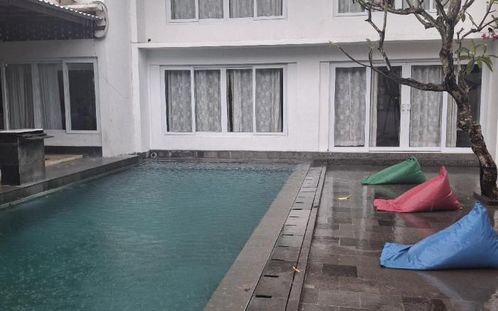 Queen Villa Jimbaran by Novita