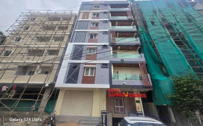 Hotel Saffron Groves