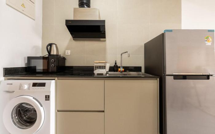 Cozy Studio unit @Royal Platinum Condo by Soben