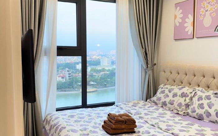 Lakeview suite - Free pool & private gym in Hanoi