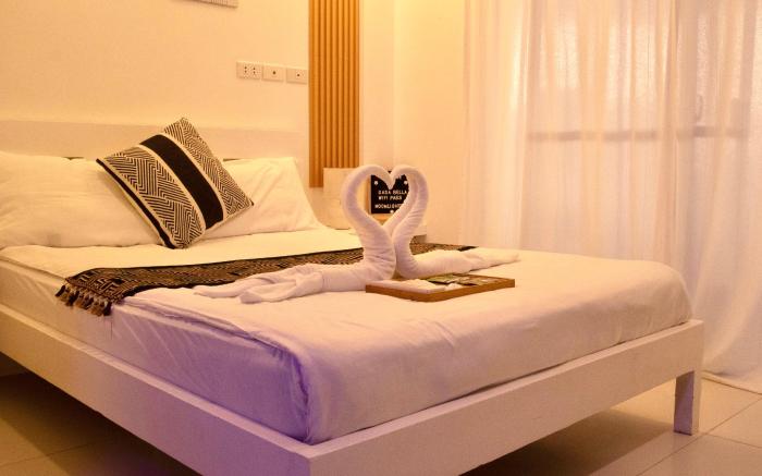 Deluxe Room 103 w/ Private Balcony