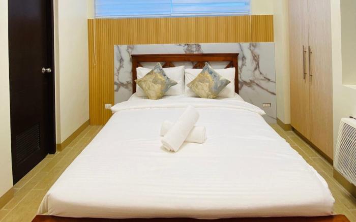 * * 41 Minimalist Cozy Suite