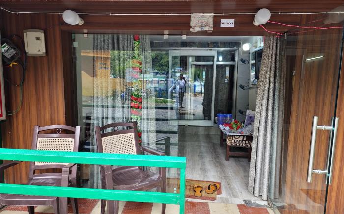 Hotel Relax Max Sariyatal Nainital