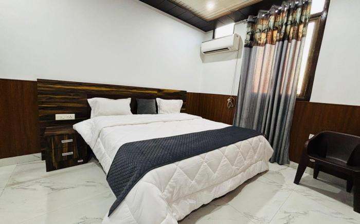 SR HOTEL