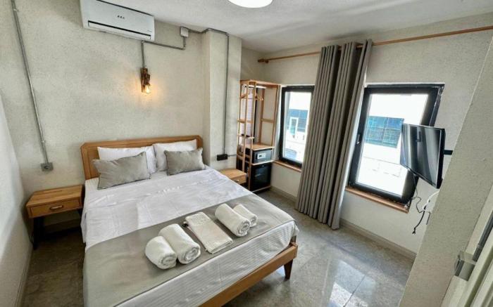ELEGANCE HOUSE HOTEL-CAFE