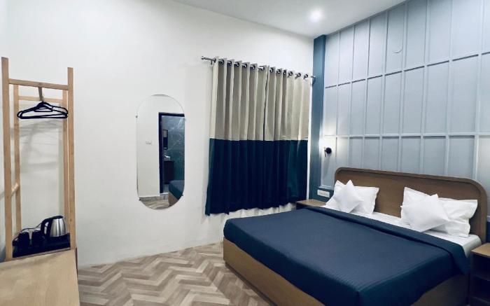 White Poppy Lake Side Hostel