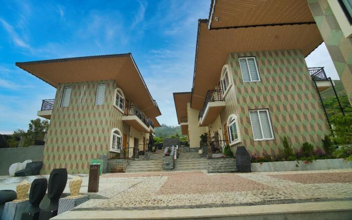 CLOUDSKAPE RESORT
