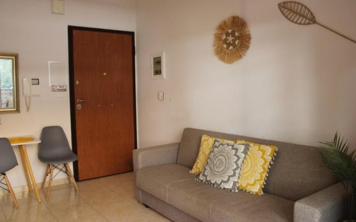 Modern 1BR/Balcony /Netflix/ Public Transportation