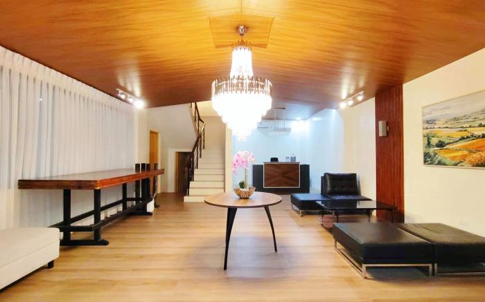 Zenova Hotel