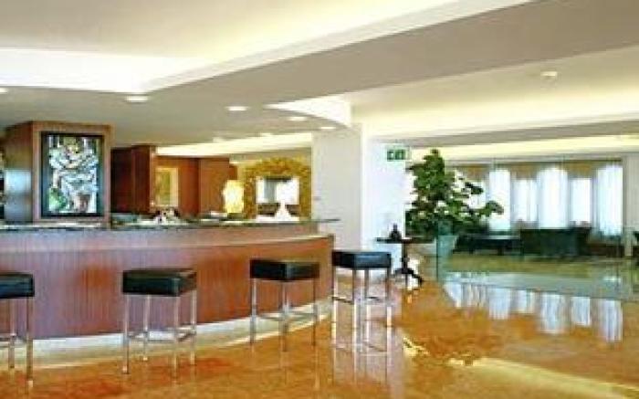 City Hotel