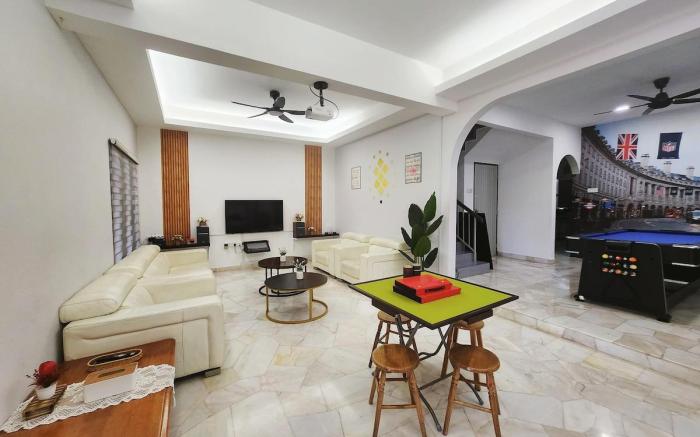 Ipoh town7br5bath 25 pax/pool table/mahjong/karaok
