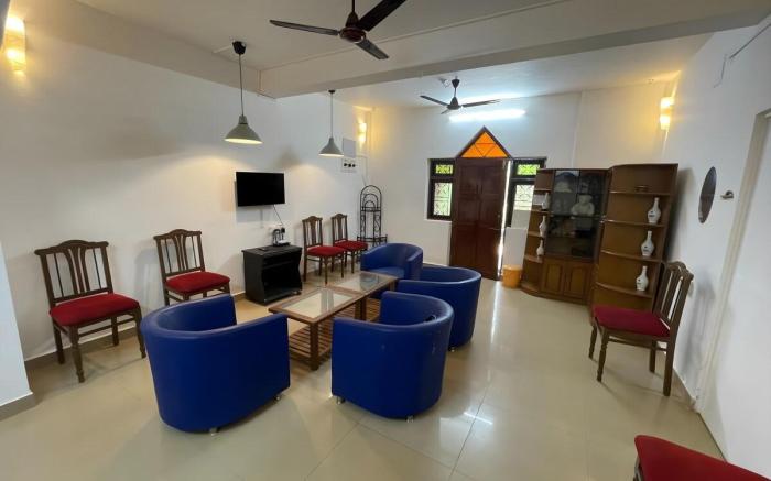 Blue Azure 2BR FFwalk to beach in Goa by Homeyhuts