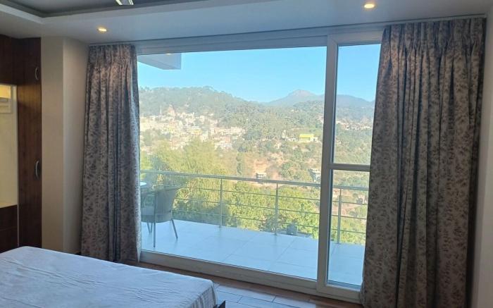 Green Hue
Twin Oaks Kasauli