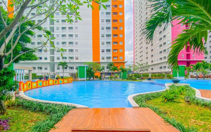 Compact 2BR Apt at Green Pramuka City By Travelio