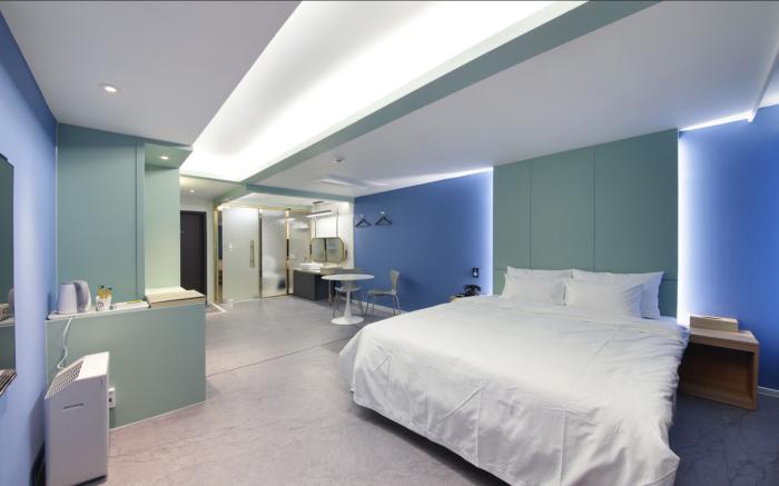 Nine Tree Drive in Hotel