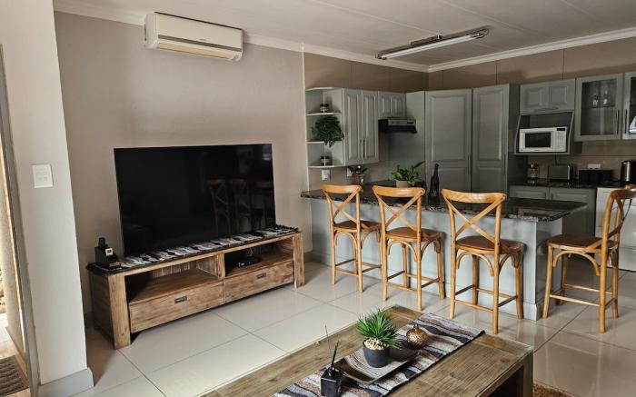 Crane's Nest 2 Bedroom Apartment