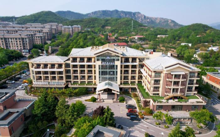 Mt. South on the Water Hotel