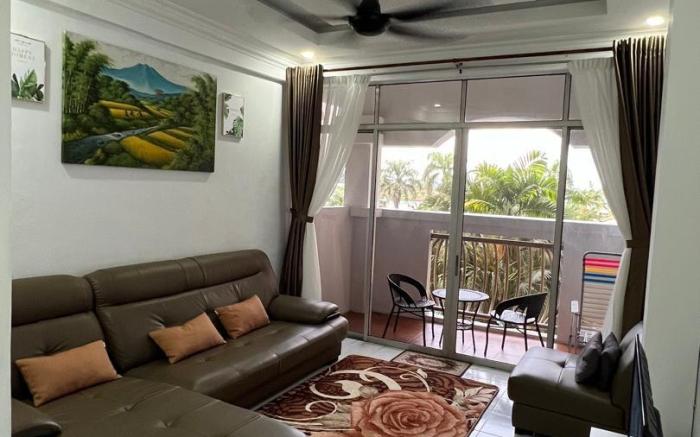 3-Bedroom service apartment with pool.