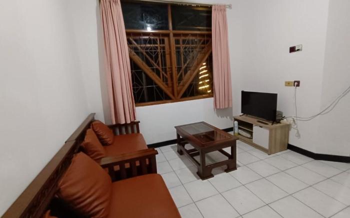 Cozy villa d'Orchid Park Cipanas