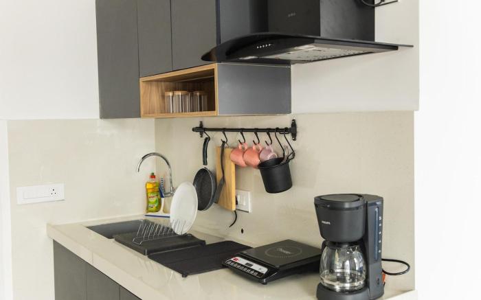 Airport Runway View from terrace|Coffee Maker|Luxe