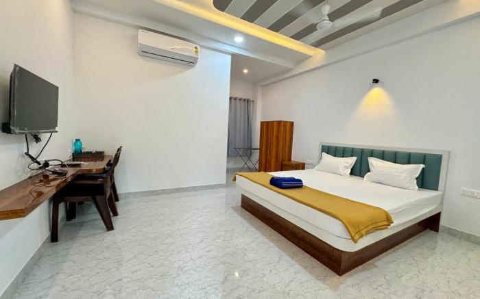 Dolphin Bay Resort |Just 500 Meters from the Beach