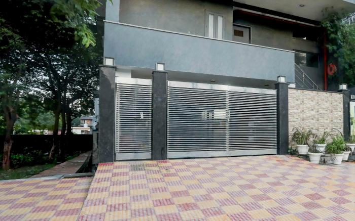 Collection O Rohini Sector 24