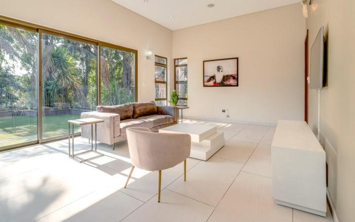 Comfy Athol Stay - Fireplace, Wifi & Pool