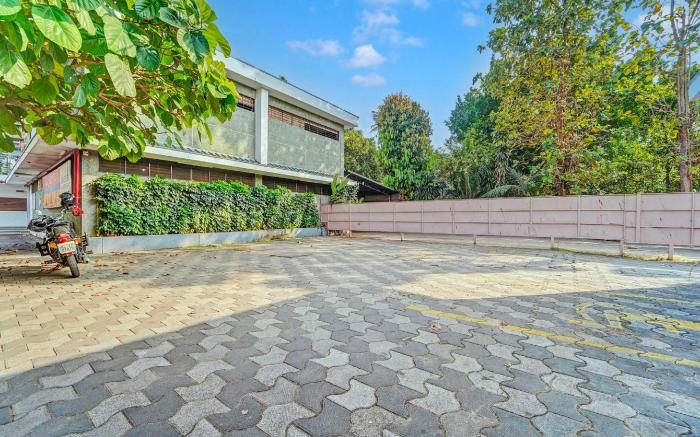 Hotel O Kalady Near Airport
