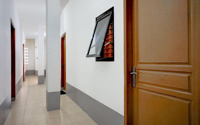 OYO 94752 Surya Residence Medan