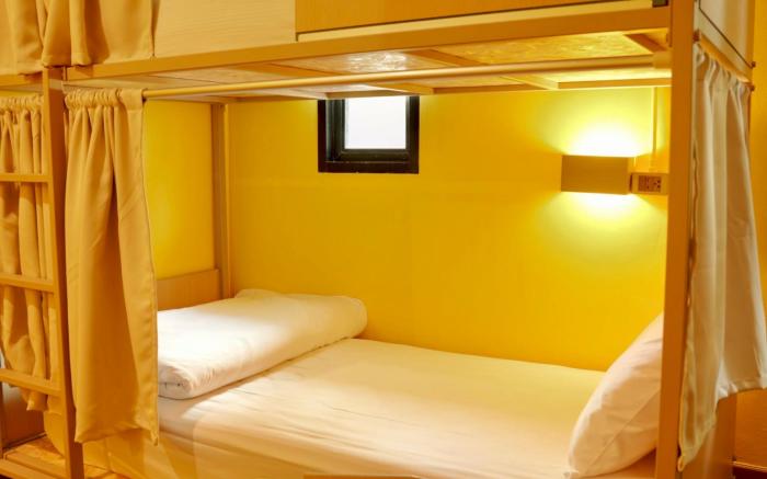 Bed & Beach Hostel Karon