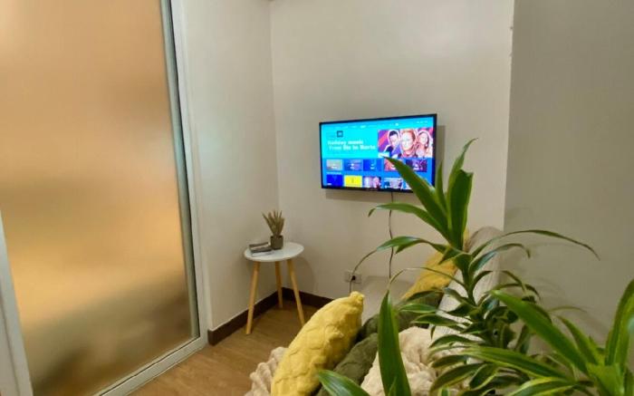 Den and Then: City view/Private Balcony/Karaoke