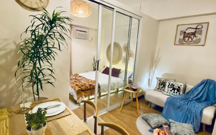 Den and Then: Sky Lounge, Pet friendly, Pool