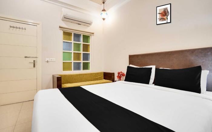 Hotel O Mansarovar Near Metro Station