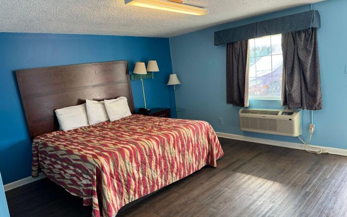 Holiday Motel by Belvilla Cleveland, TN