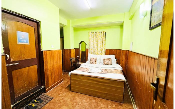 Hotel Peak To Peaks & Restaurant Darjeeling 