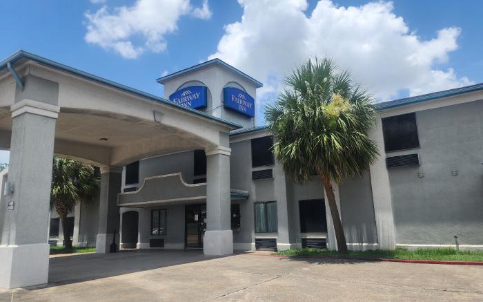 Capital O Fairway Inn - Baytown La Porte TX