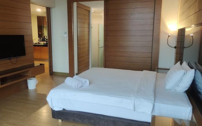 Suit Unit in Dua Sentral